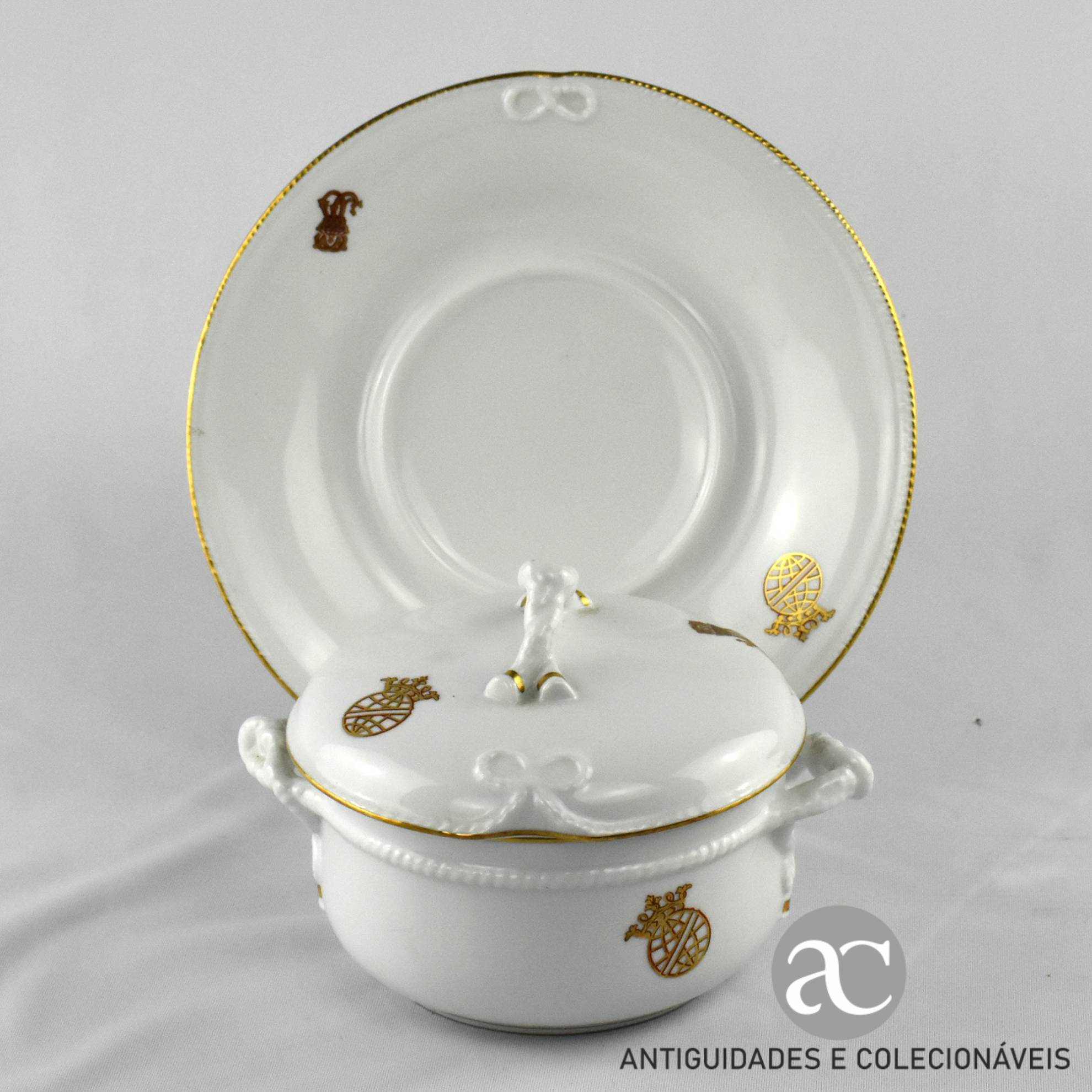 Thingle thingle. | Terrina com apresentador, Brasonada Serviço “Esfera Armilar”