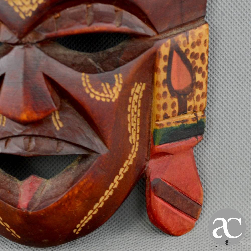 Thingle thingle. | Par de máscaras Africanas em Madeira