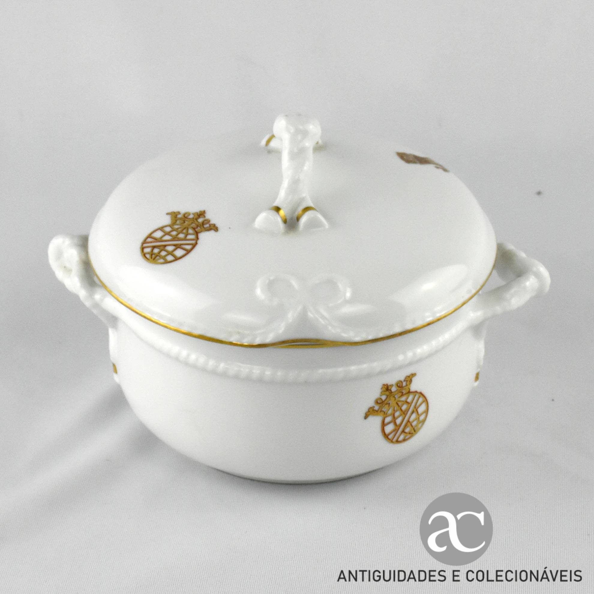 Thingle thingle. | Terrina com apresentador, Brasonada Serviço “Esfera Armilar”