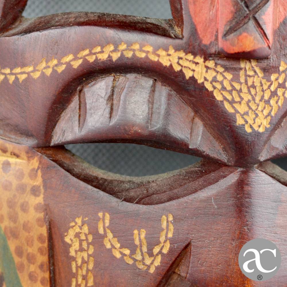 Thingle thingle. | Par de máscaras Africanas em Madeira